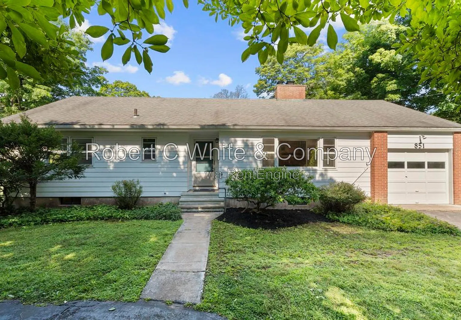 3 bed, 1.0 bath, 1320 sqft, $3,300 — Photo 2