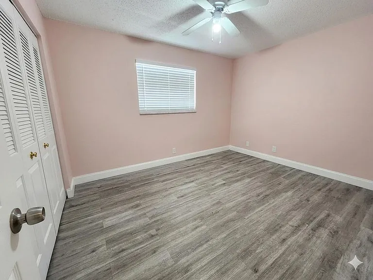 7931 SW 7th Pl — Photo 5