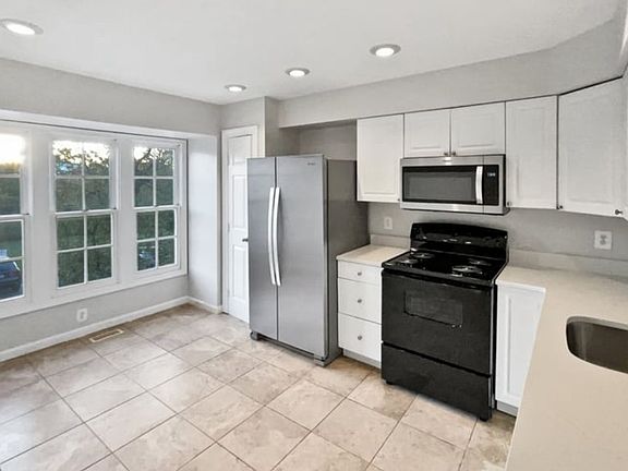 2nd image of 670 Magness Dr