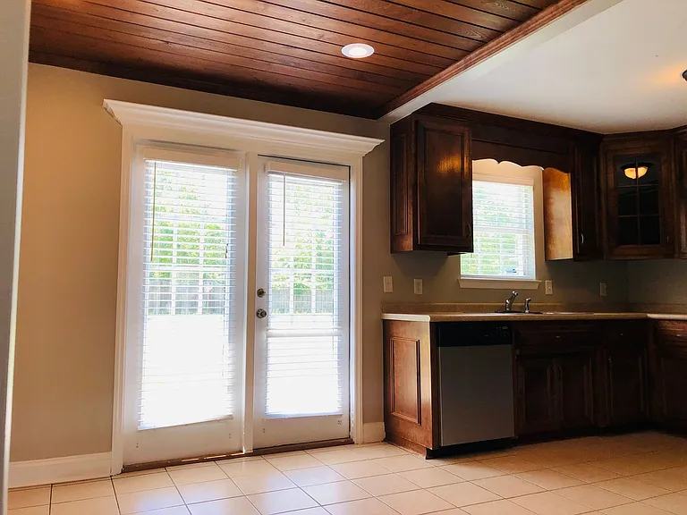 36 Eleanor Pl — Photo 4