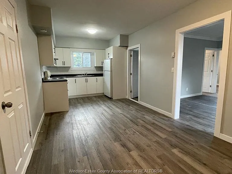 1415 Bruce Ave — Photo 3