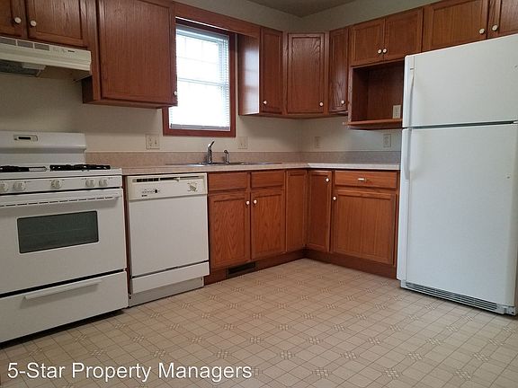 5th image of 214 Tanglewood Dr