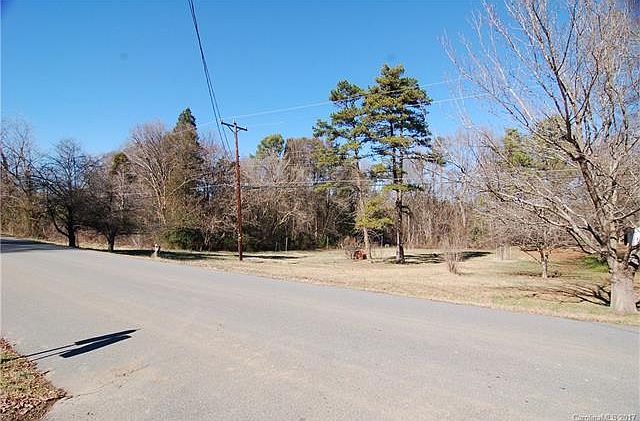 2nd image of 2711 Starnes Rd