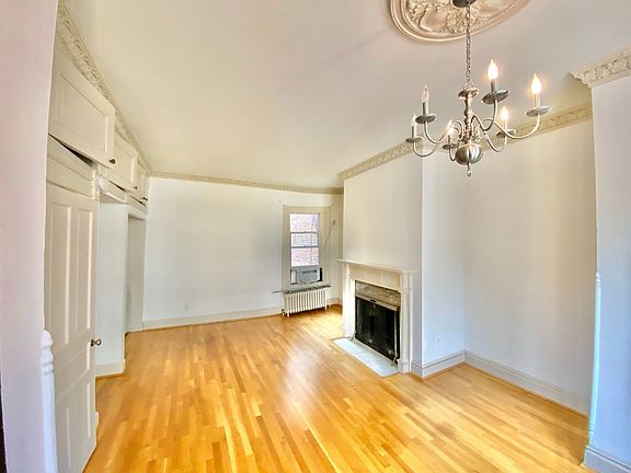 4th image of 1000 22nd St NW #6