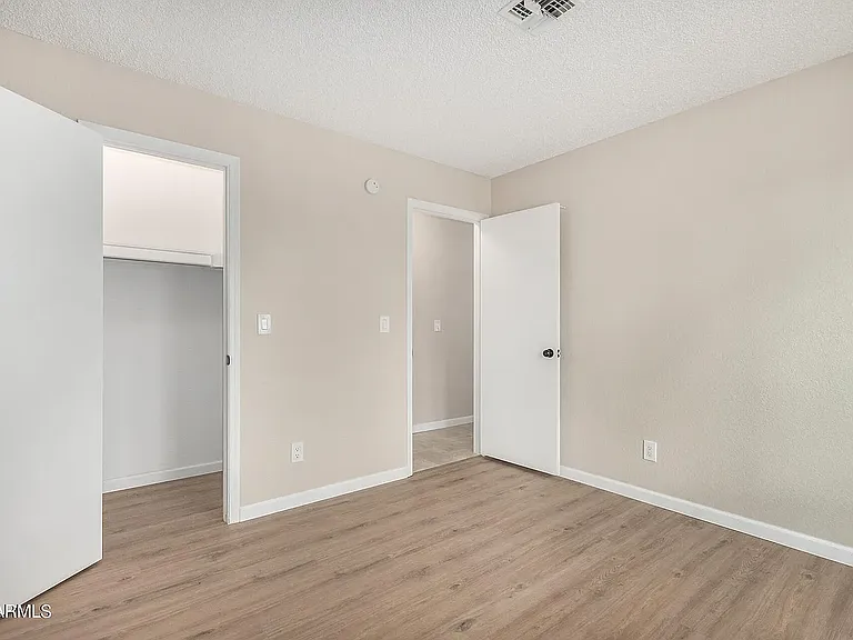 5130 W Joan De Arc Ave — Photo 8