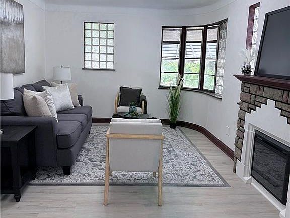4th image of 6707 Perry Ave