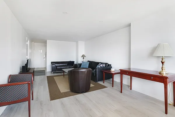 Rented by Compass | media 10