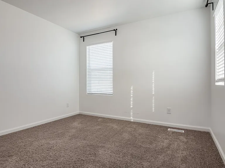 6450 Black Ridge Dr — Photo 7