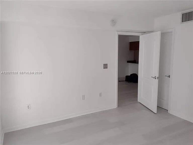 1200 Brickell Bay Dr #2005 — Photo 10