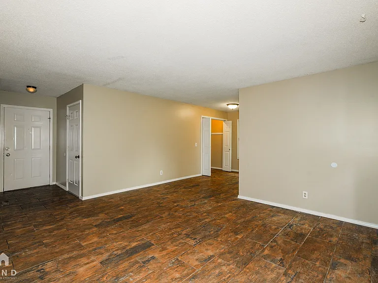 1206 W McGee St — Photo 6