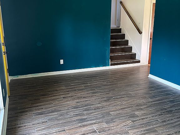 4th image of 320 Michelle Dr