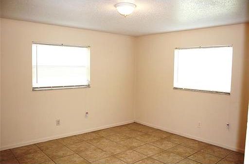5th image of 4683 Weymouth St