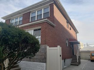 6992 58th Rd, Maspeth, NY 11378