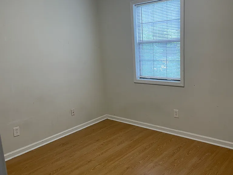4475 Longley Ln — Photo 30