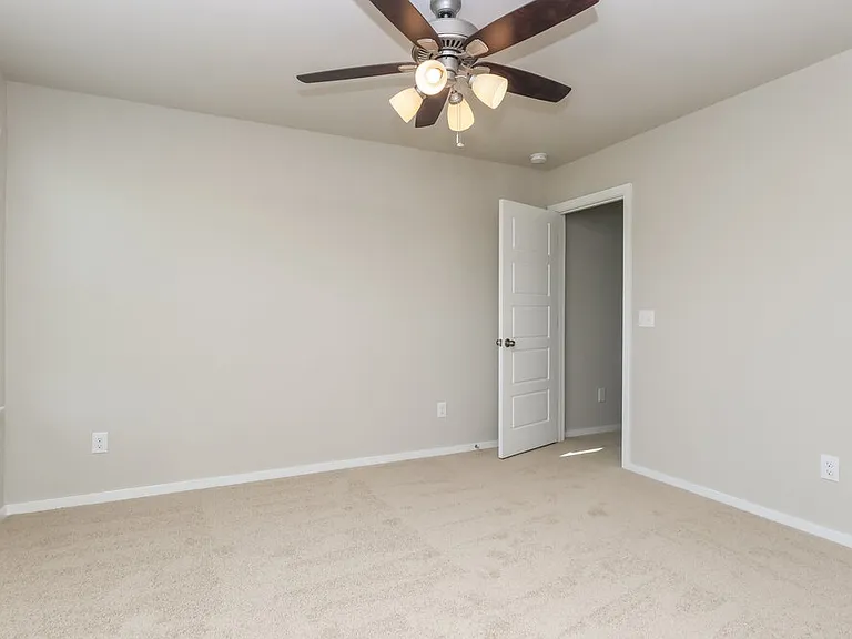 624 Levine Ct — Photo 10