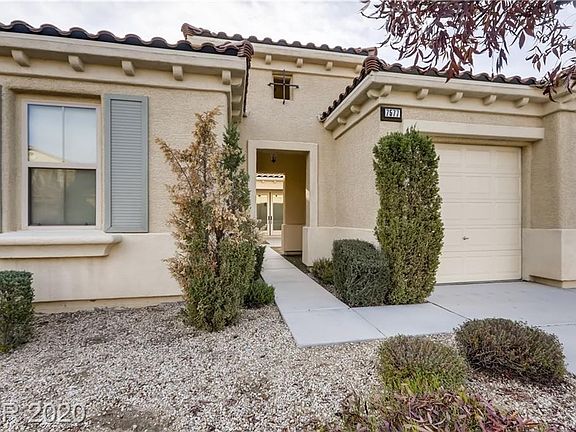 2nd image of 7577 Pearl Crescent Dr