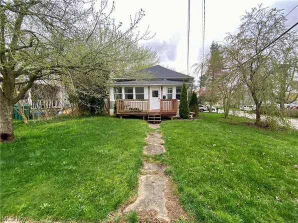 628 Sherman St, Geneva, OH 44041