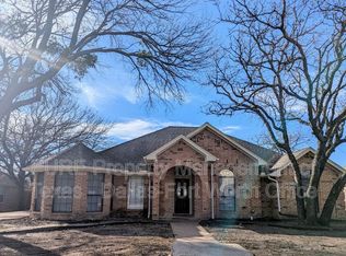 7313 Century Dr, North Richland Hills, TX 76182