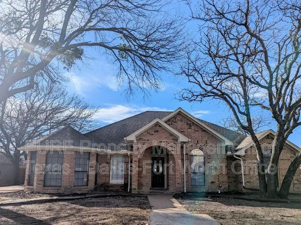 7313 Century Dr, North Richland Hills, TX 76182