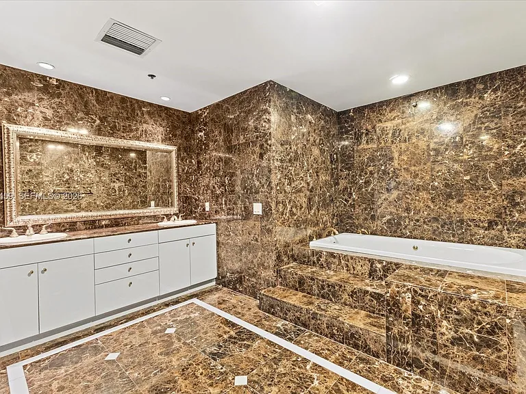 2134 Fisher Island Dr #2134 — Photo 24