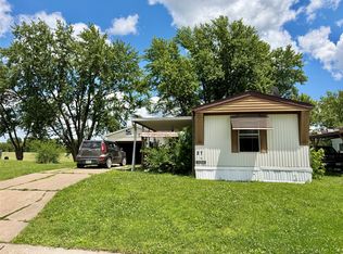 500 Hyvee Rd #27, Chariton, IA 50049