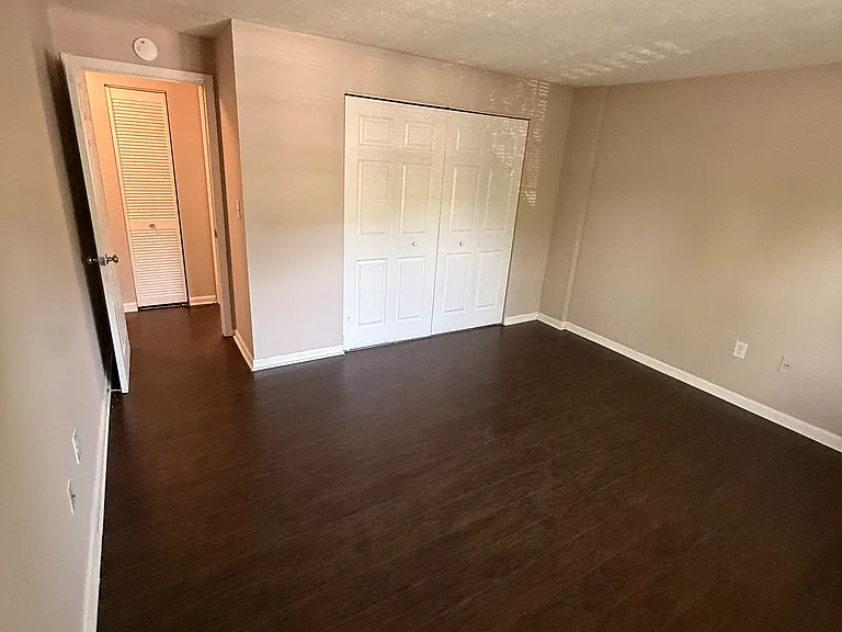 1081 Blue Hills Ave #B — Photo 12