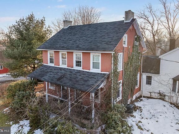 3rd image of 800 E Cherry Rd