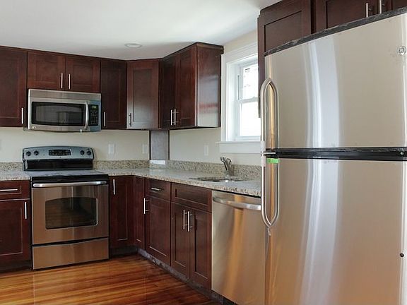 4th image of 72 Aborn St