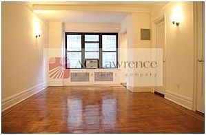 3rd image of 330 W 40th St