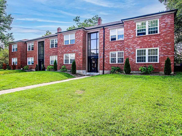 8154 Whitburn Dr, Saint Louis, MO 63105