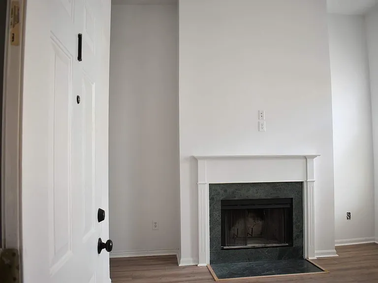738 11th St NE #1 — Photo 3