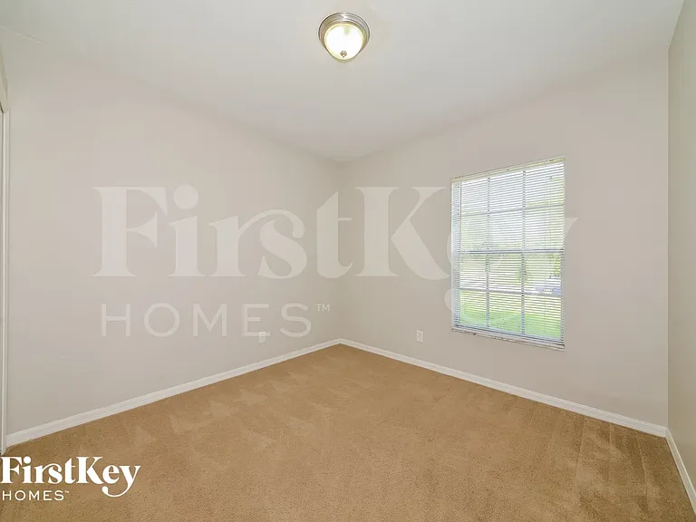 4448 N Biscayne Dr — Photo 13