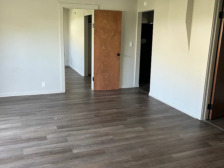 122 Hillside St — Photo 4