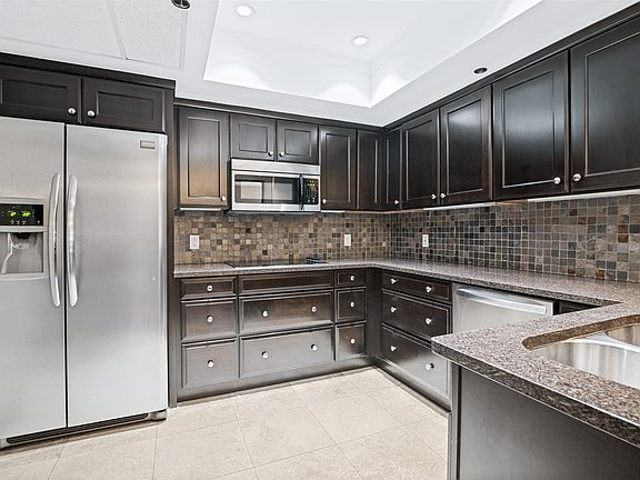 5th image of 5909 Luther Ln APT 1202