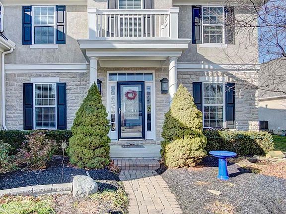 3rd image of 6588 Dalmore Ln