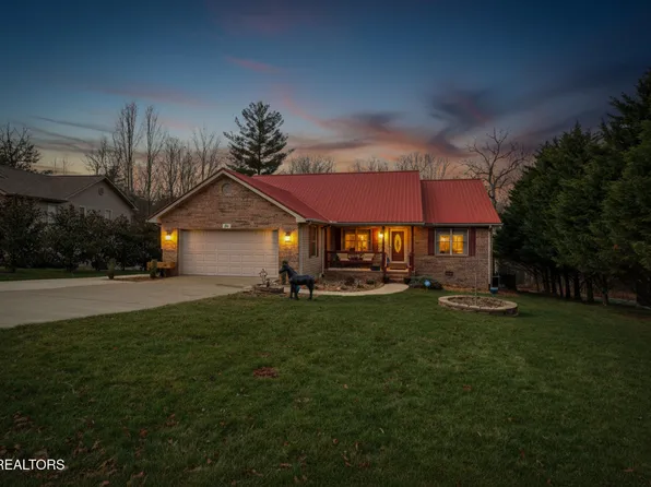 17 Dickens Ln, Crossville, TN 38558