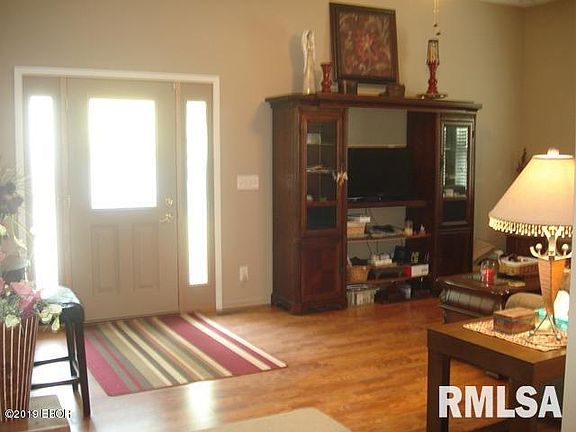 2nd image of 1415 Lakeshore Dr South Dr