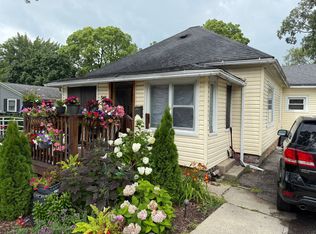 345 Rosewood Ave, Aurora, IL 60505