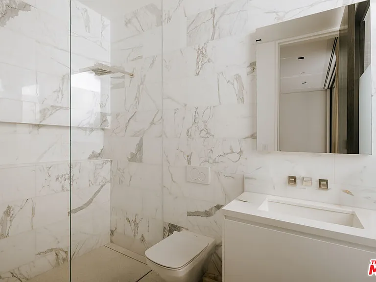 1536 Blue Jay Way — Photo 34