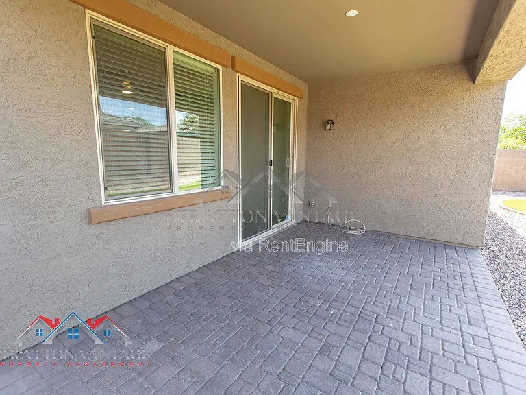 16264 W Canterbury Dr — Photo 45