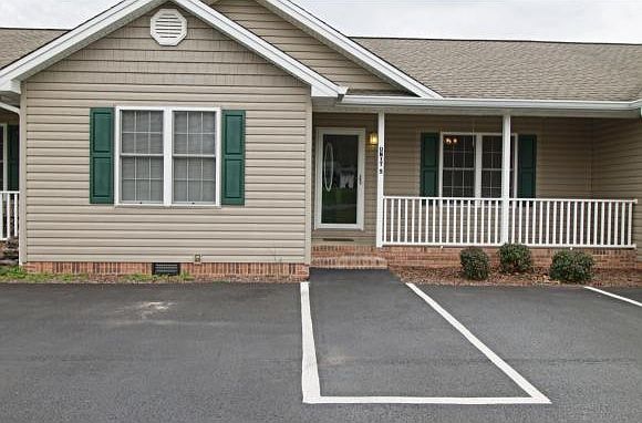 1st image of 205 Dawn Dr