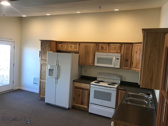 4th image of 129 Village 301 #B