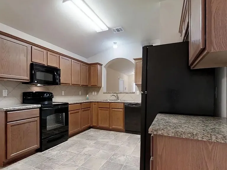 4604 Lookout Mountain Ln — Photo 12