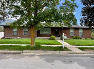 1602 E Coppercreek Rd, Sandy, UT 84093