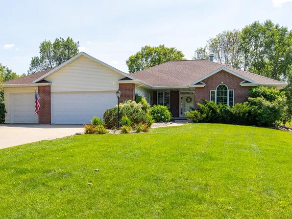 W4825 Deer Run Dr, Black Creek, WI 54106