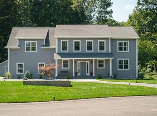 2 Jeffrey Ln, East Longmeadow, MA 01028