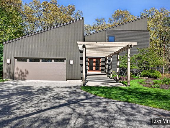 5th image of 1304 Amelanchier Ln