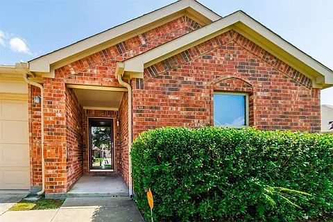 3rd image of 14726 Cedar Creek Way