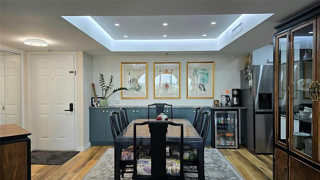 2 bed, 2.0 bath, 1176 sqft, $3,800 — Photo 4