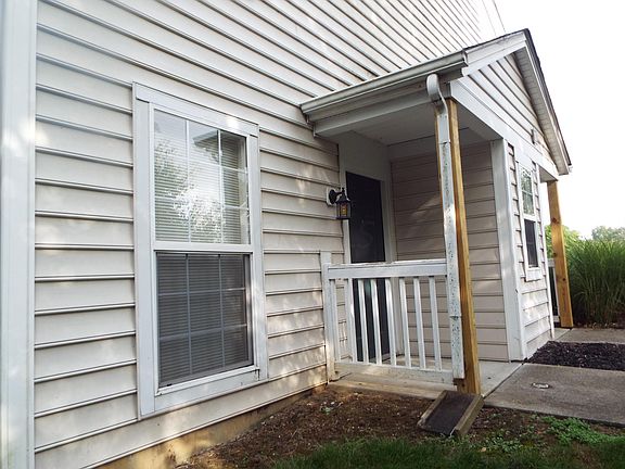 3rd image of 3017 Ashton Row W